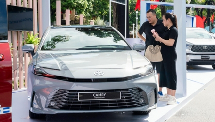 Xe hybrid và xăng E10: Bước đi thực tế cho mục tiêu xanh hóa giao thông